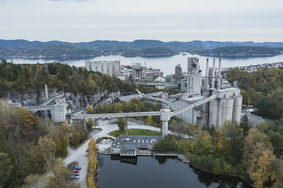 Cementfabriek van Heidelberg Materials in Brevik Noorwegen