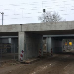 Nieuw spoorviaduct Hoekse Lijn