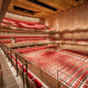 Concertzaal zweeft 7 m boven begane grond
