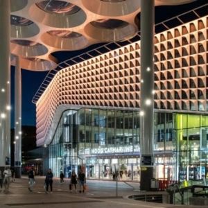 Vernieuwd Stationsplein Utrecht in de spotlights