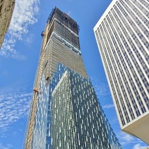 Hoge bouwsnelheid dankzij kern met staal-betonpanelen
