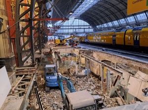 Sloop perron station Amsterdam Centraal