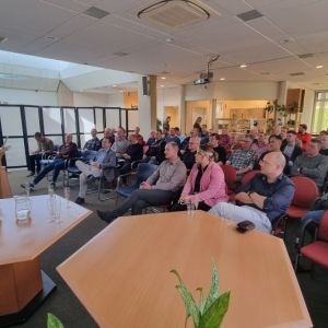 Marc Ottelé in zijn nieuwe rol als voorzitter tijdens de jaarvergadering van Stutech (locatie: Betonhuis Woerden)