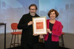 Jeroen de Willigen (Voorzitter BNA ) en Carla Moonen (Voorzitter NLingenieurs)